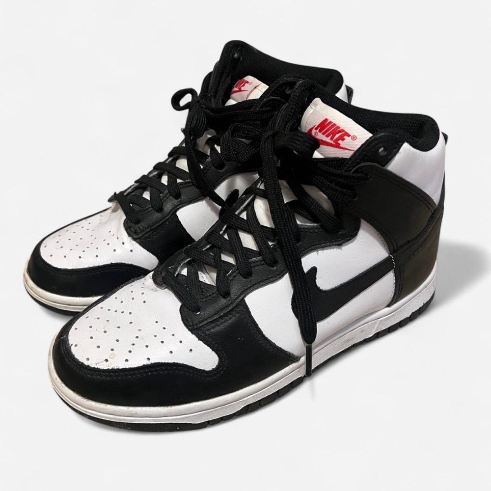 Nike Black and White Sneakers